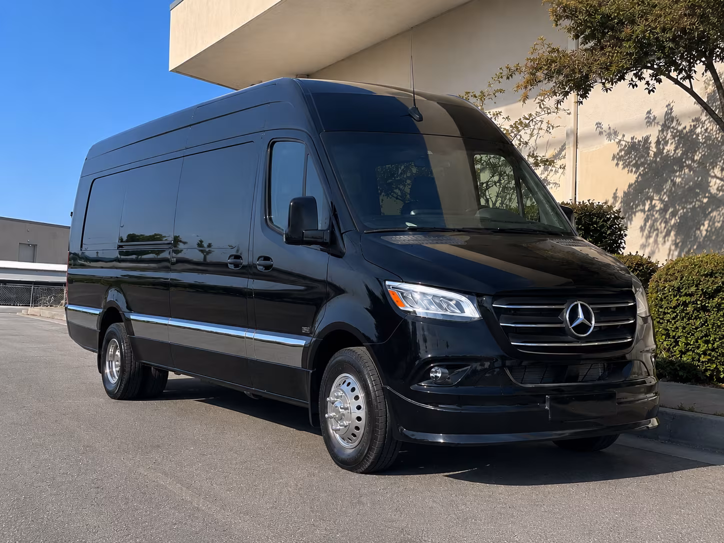 anaheim rent a shuttle bus for your anaheim employees