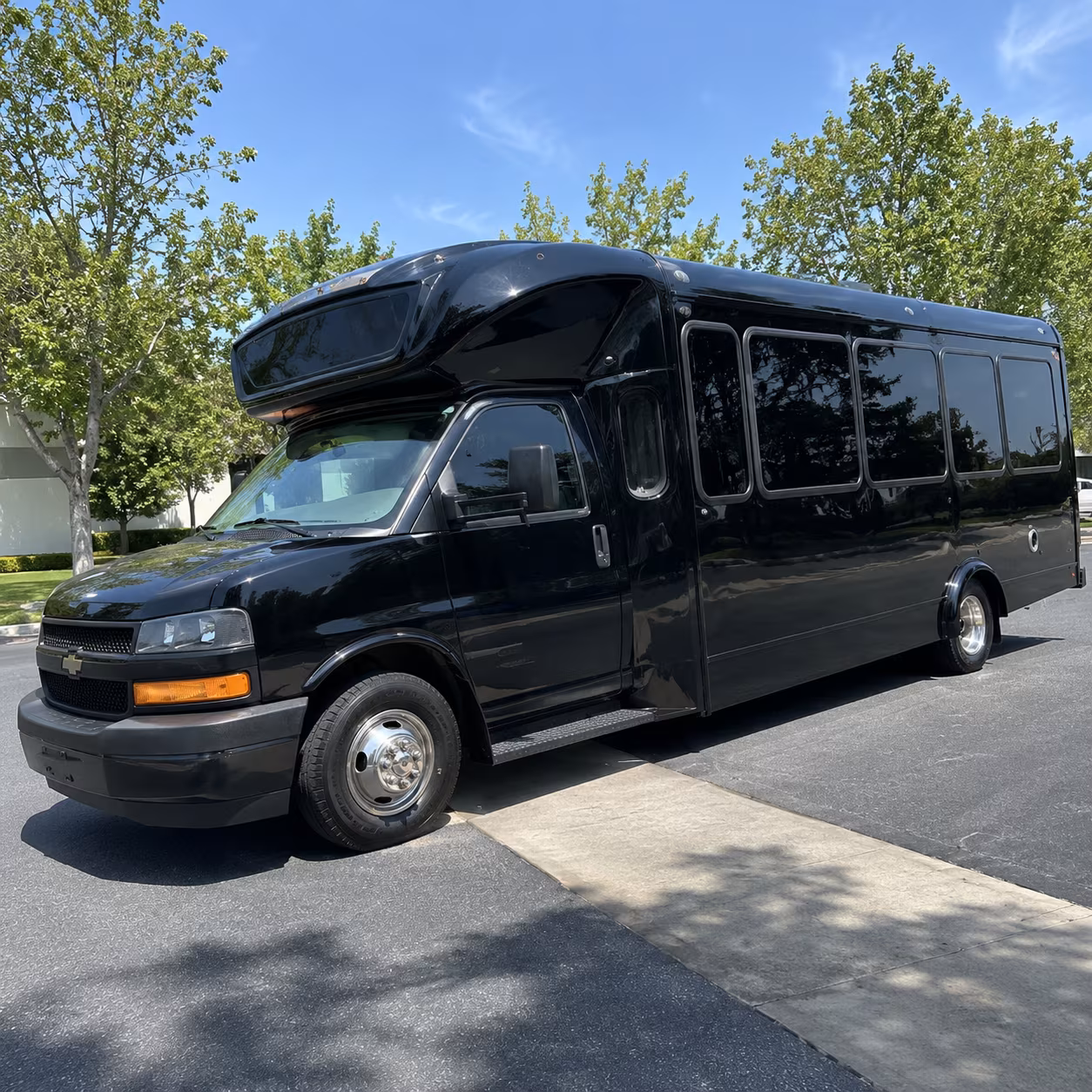 brea 15 passenger party bus