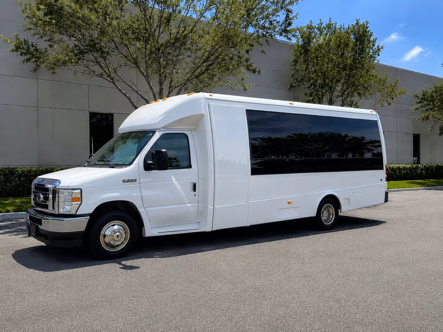 shuttle guests between brea hotels and your ceremony without the chaos