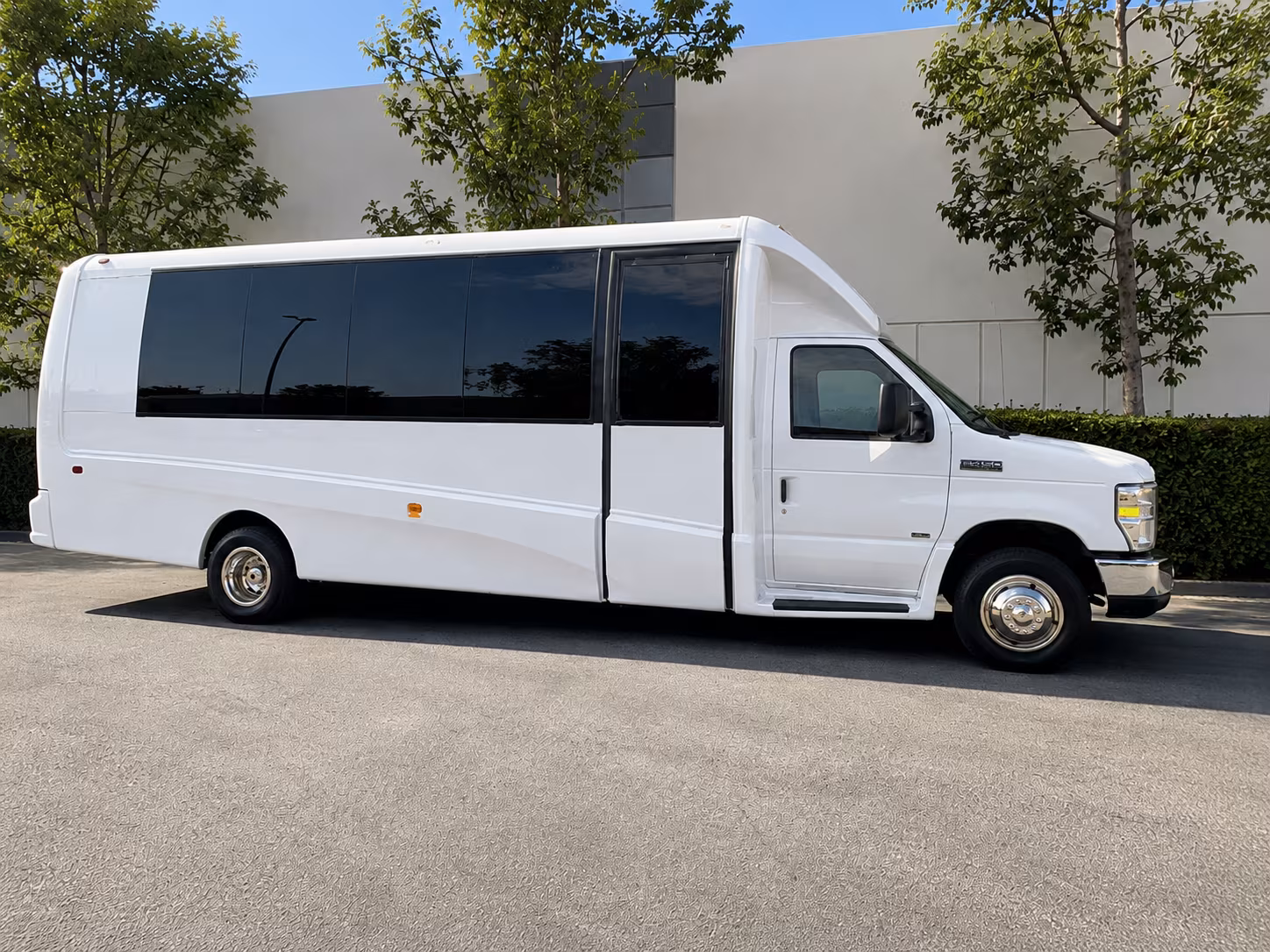 that drive out to yorba linda or coyote hills is easy when one bus handles it
